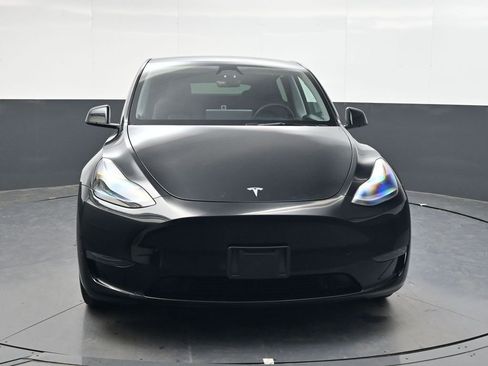 Used 2025 Tesla Model Y Long Range image 9