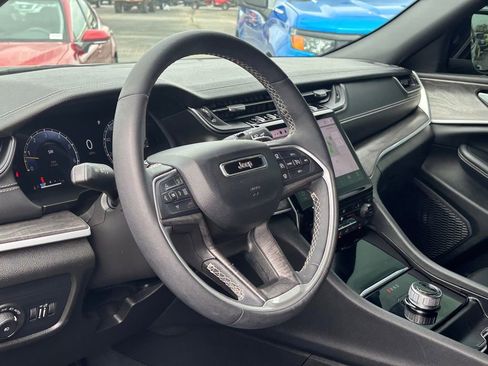 Used 2024 Jeep Grand Cherokee L Limited image 8