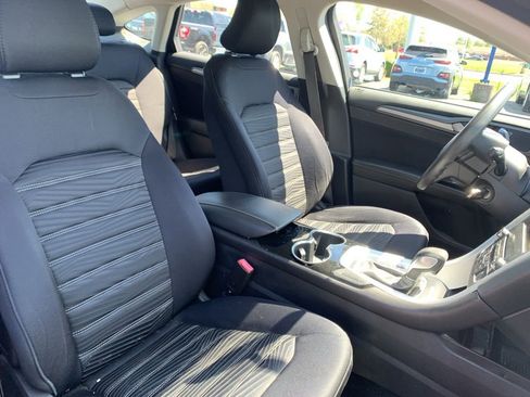 Used 2016 Ford Fusion SE image 15