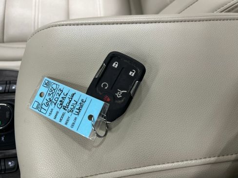 Used 2023 GMC Acadia Denali w/ Denali Technology Package AWD/4WD image 28