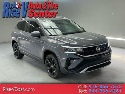 Used 2023 Volkswagen Taos SE w/ Black Wheel Package