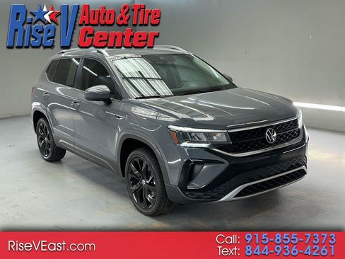Used 2023 Volkswagen Taos SE w/ Black Wheel Package FWD image 1