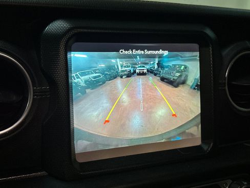 Used 2022 Jeep Wrangler Unlimited Sahara image 19