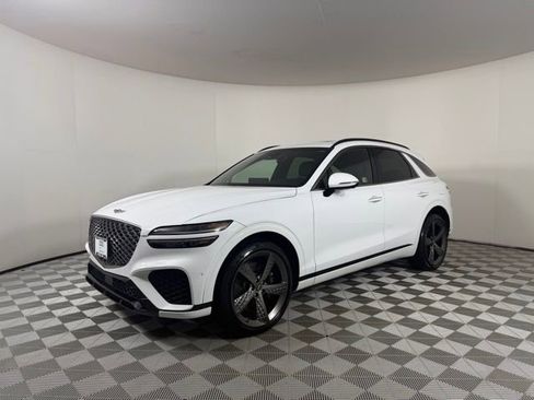 Used 2024 Genesis GV70 3.5T Sport w/ Sport Advanced Package image 3