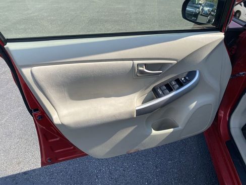 Used 2014 Toyota Prius image 19