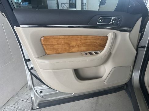 Used 2010 Lincoln MKS image 10