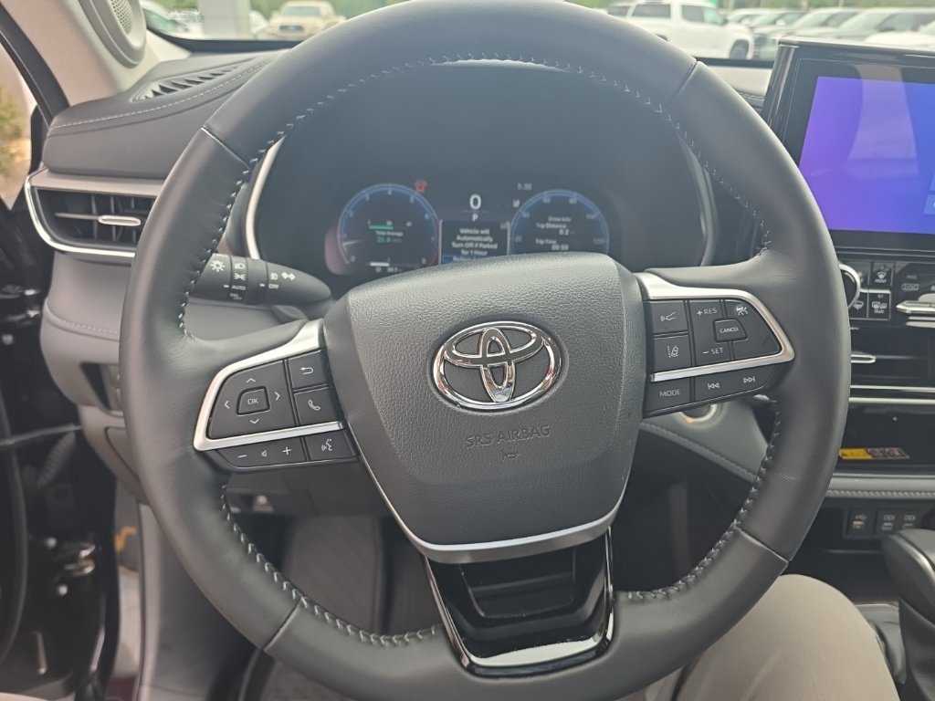 Used 2026 Toyota Highlander Platinum AWD/4WD image 19
