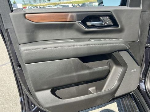 New 2026 GMC Yukon XL Denali w/ Denali Reserve Package AWD/4WD image 10