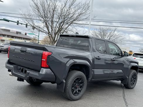 Used 2025 Toyota Tacoma SR5 image 3