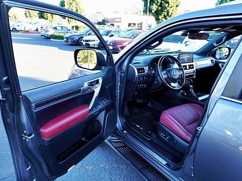 Used 2023 Lexus GX 460 Premium w/ Premium Plus Package image 43