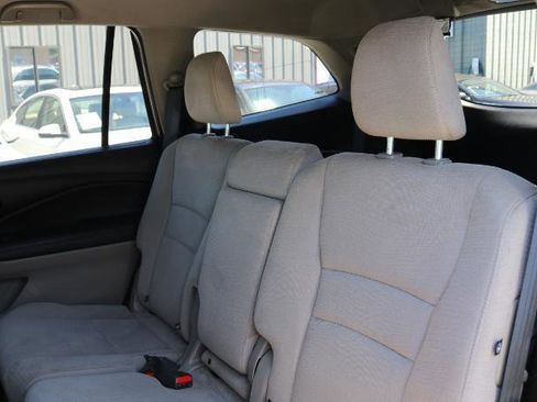 Used 2018 Honda Pilot EX image 18