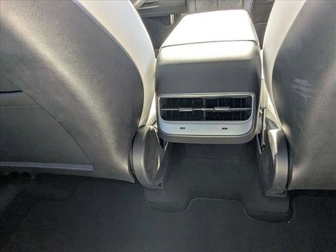 Used 2021 Tesla Model Y Long Range image 15