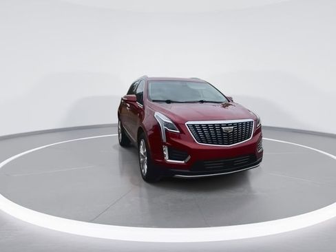 Used 2020 Cadillac XT5 Premium Luxury FWD image 3