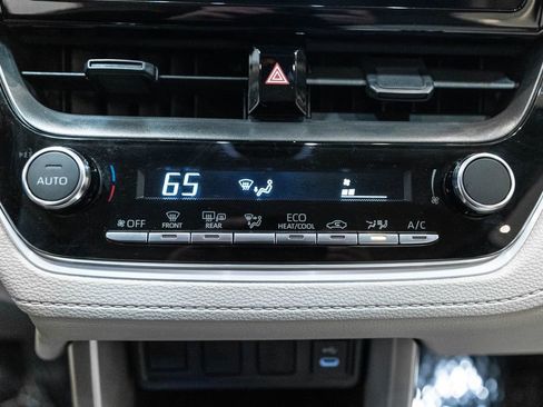 Certified 2023 Toyota Corolla Cross LE image 26