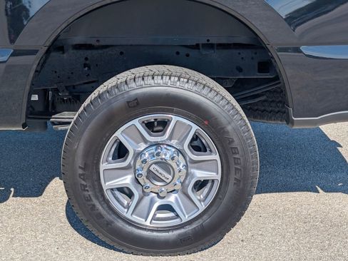 Certified 2025 Ford F250 Lariat image 24