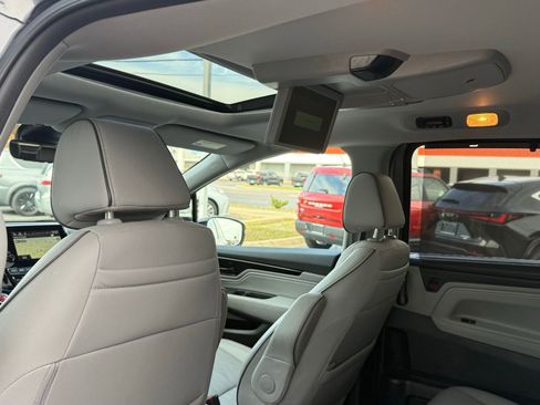 Used 2024 Honda Odyssey Elite image 35