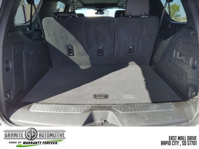 Used 2024 GMC Yukon XL AT4 w/ Technology Package AWD/4WD image 24