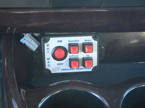 Used 2018 GMC Savana 2500 LS image 33