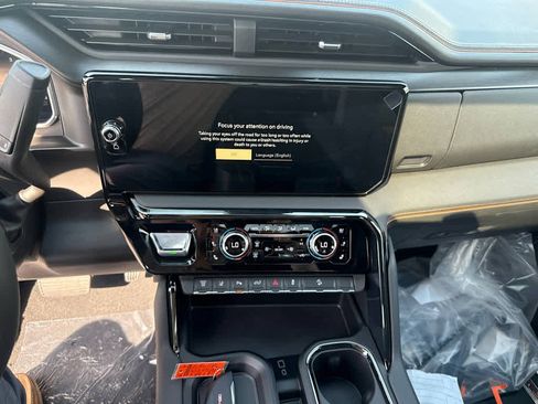 New 2026 GMC Sierra 2500 AT4 w/ AT4 Preferred Package AWD/4WD image 17