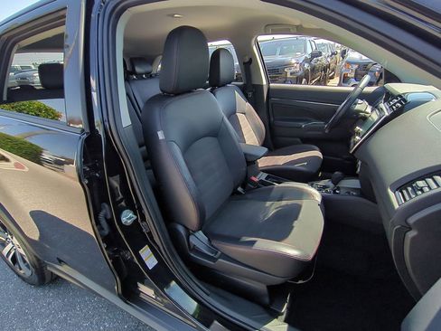 Used 2025 Mitsubishi Outlander Sport SE AWD/4WD image 26