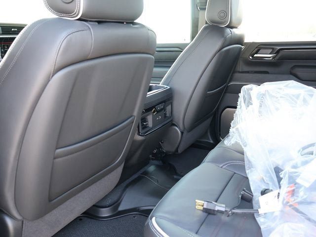 New 2026 GMC Sierra 2500 AT4X w/ LPO, Black Badging Package AWD/4WD image 13