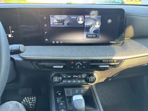 Used 2026 Nissan Kicks SV w/ Cold Weather Package FWD image 14