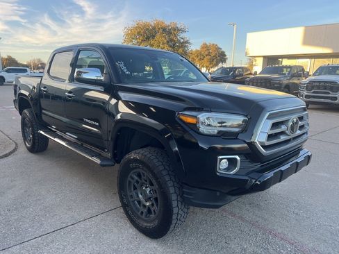 Used 2020 Toyota Tacoma Limited image 3