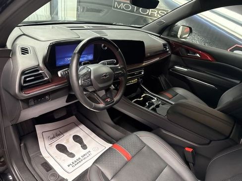 Used 2024 Chevrolet Traverse RS w/ LPO, Floor Liner Package image 7