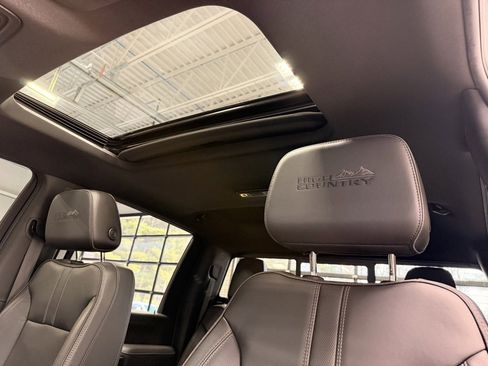 Used 2022 Chevrolet Silverado 2500 High Country w/ Z71 Off-Road Package image 38