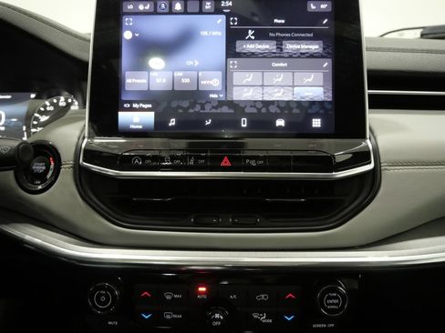 Used 2023 Jeep Compass Limited w/ Sun and Sound Group AWD/4WD image 21