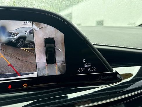 Used 2021 Cadillac Escalade Sport w/ Driver Assist Tech Package AWD/4WD image 34