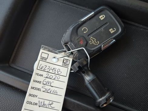 Used 2020 GMC Sierra 1500 SLT image 32