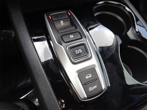 Used 2018 Honda Pilot Touring image 18