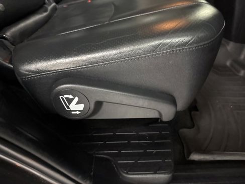 Used 2013 Toyota 4Runner Limited image 12