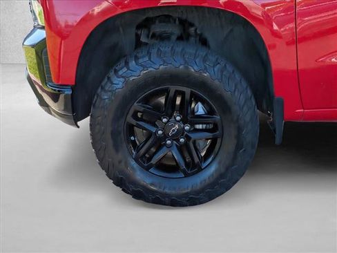 Used 2019 Chevrolet Silverado 1500 Custom Trail Boss w/ Custom Convenience Package AWD/4WD image 23