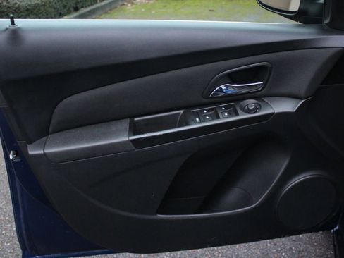 Used 2013 Chevrolet Cruze Eco image 15