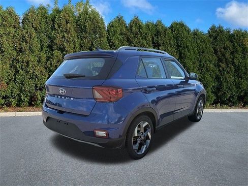 Certified 2022 Hyundai Venue Limited image 4