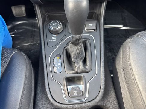 Used 2021 Jeep Cherokee Latitude Lux w/ Comfort/Convenience Group image 30