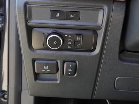Used 2024 Ford Expedition Limited AWD/4WD image 24