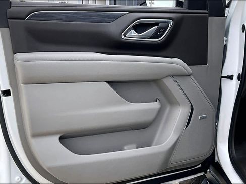 Used 2022 GMC Yukon SLT w/ SLT Premium Package image 42