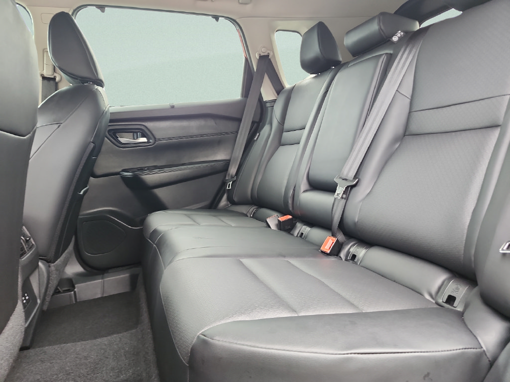 Used 2025 Nissan Rogue SV w/ SV Premium Package FWD image 22