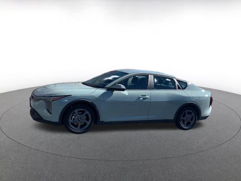 Used 2025 Kia K4 LXS image 8
