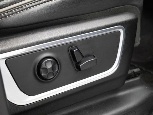 Used 2019 RAM 1500 Laramie image 28