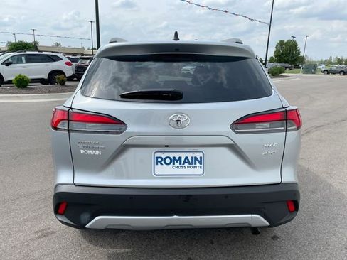 Used 2025 Toyota Corolla Cross XLE image 4