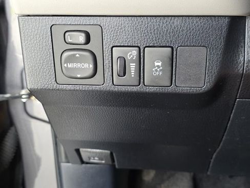 Used 2014 Toyota RAV4 LE FWD image 19