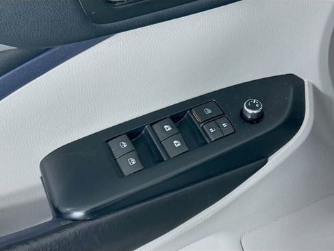 Used 2019 Toyota Highlander XLE AWD/4WD image 18