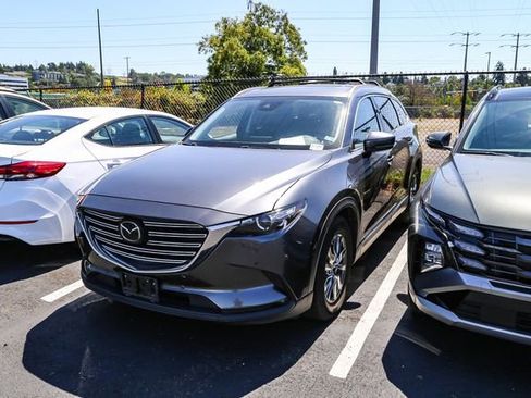 Used 2018 MAZDA CX-9 Touring w/ Touring Premium Package image 2