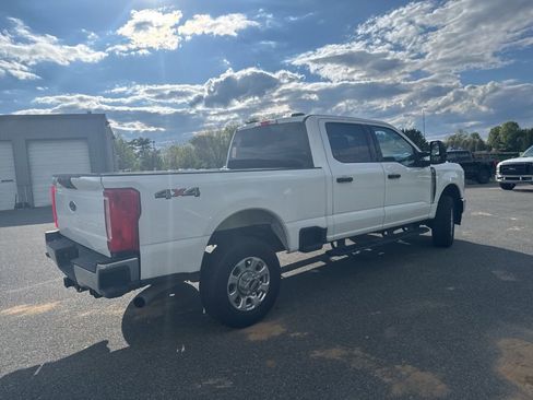 Used 2024 Ford F350 XLT AWD/4WD image 6