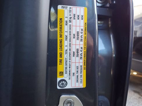 Used 2021 Tesla Model Y Long Range AWD/4WD image 30