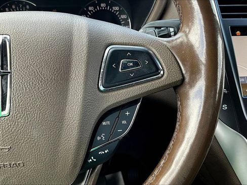 Used 2018 Lincoln MKC Reserve w/ Lincoln MKC Climate Package AWD/4WD image 12